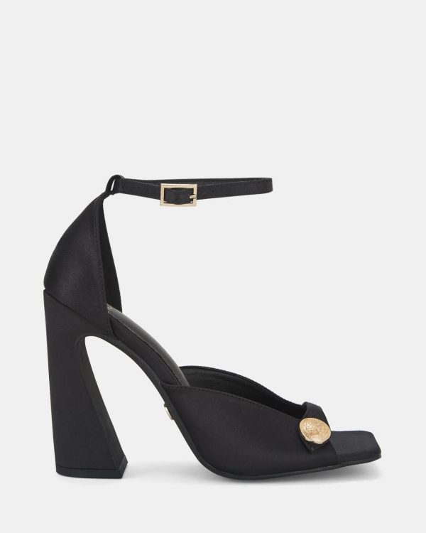 Attireaxis.shop0260f48eae 1