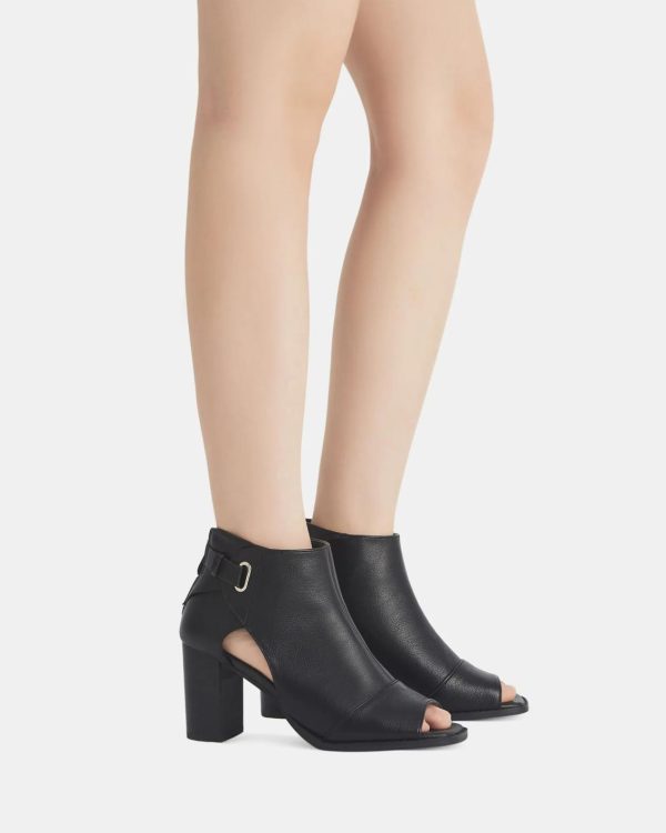 Attireaxis.shop213349687c 2