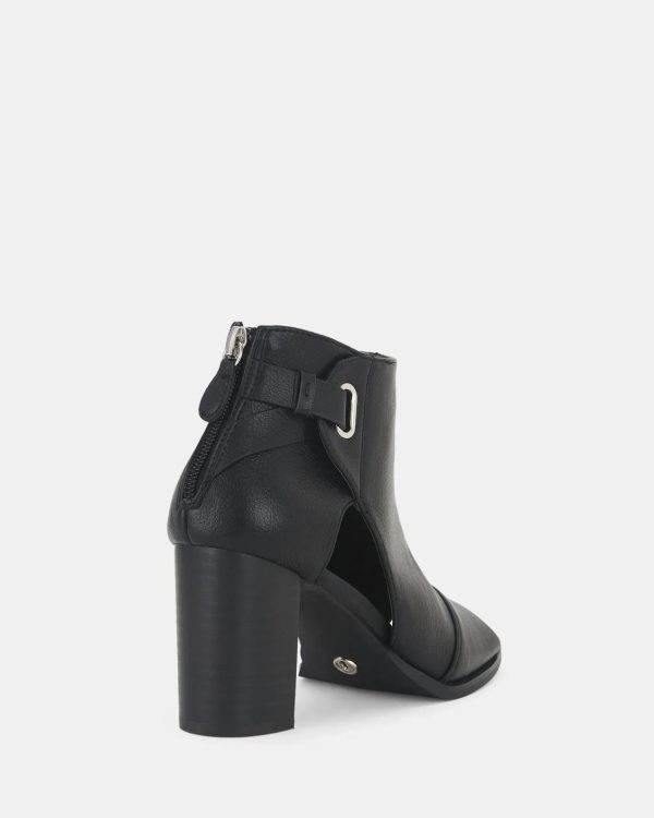 Attireaxis.shop213349687c 4