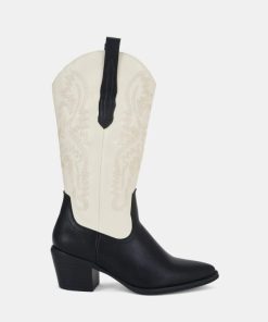 Attireaxis.shop2ae3edaf76 1