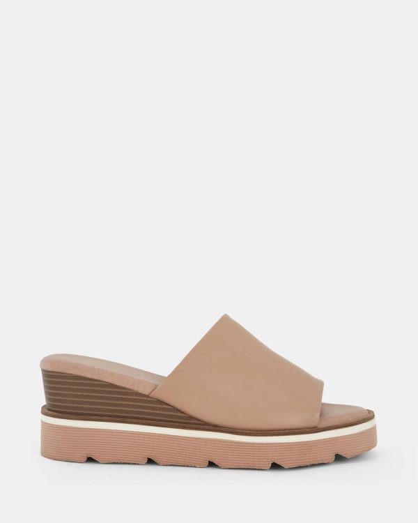 Attireaxis.shop5ebb7a241c 1