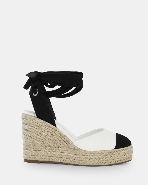 Attireaxis.shop787fcbd477 1