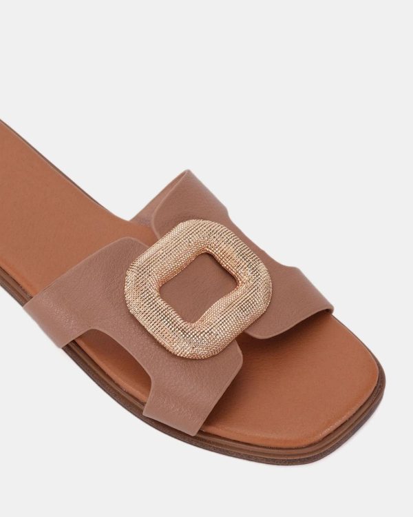 Attireaxis.shop8d75f8f1c4 3