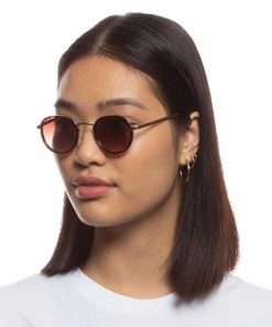 Attireaxis.shopaa11f0f004 2