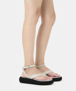 Attireaxis.shopd51b7da88a 2