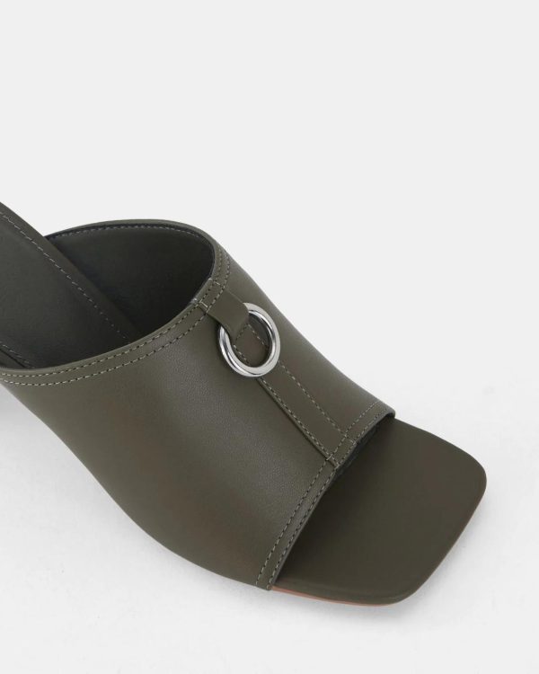 Attireaxis.shopd6088d08c3 3