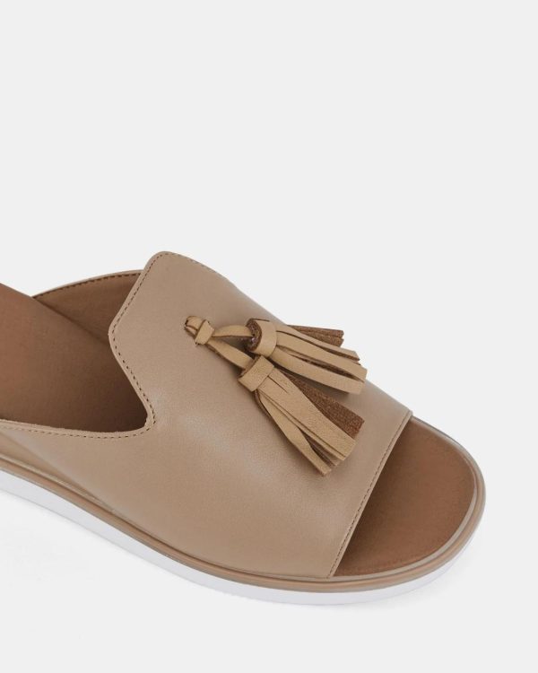 Attireaxis.shopdccebf1992 3