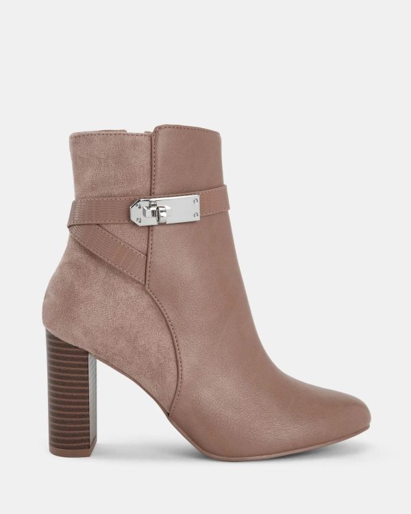 Attireaxis.shopf646b9dd0e 1